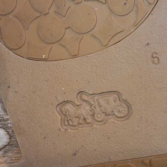 COACH SHEARLING SLIDES.  #5937 - Picture 7 of 7